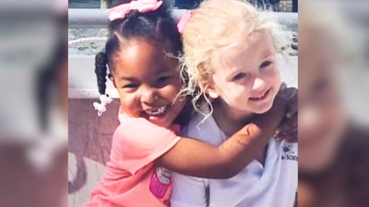 4-year-olds insist they’re twins because they "have the same soul”